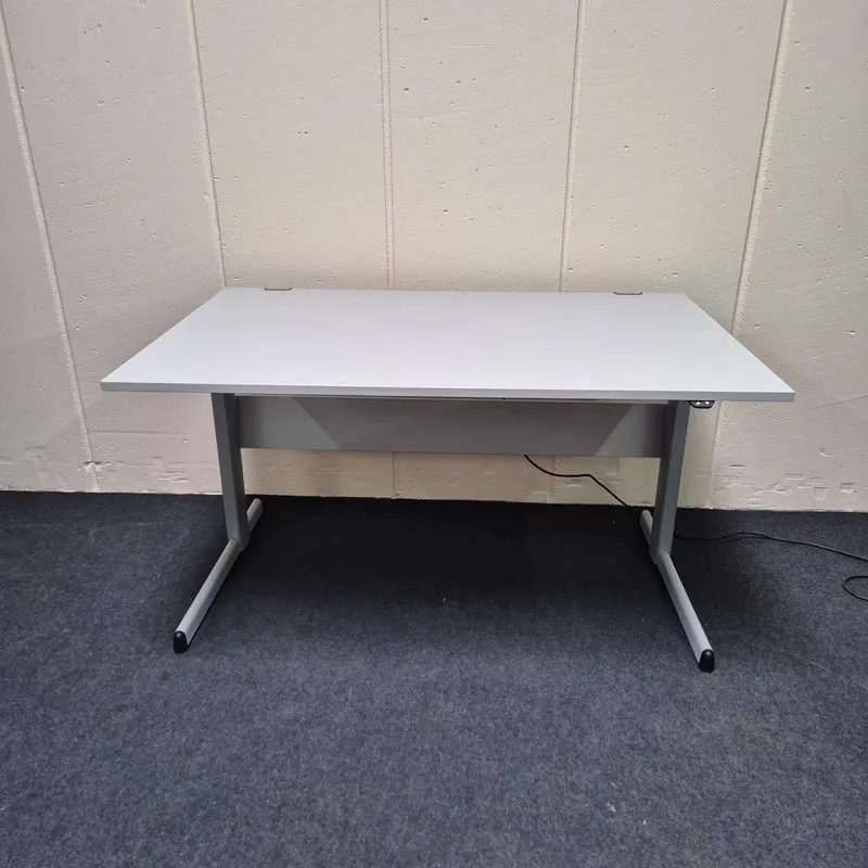 Elektrisch höhenverstellbarer Schreibtisch - Steelcase