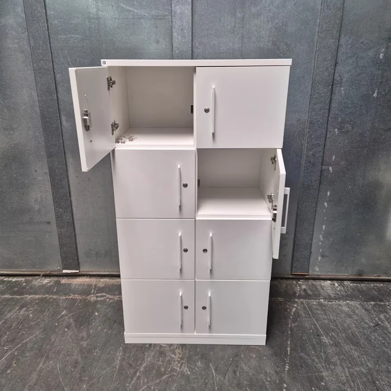 Lockerschrank / Fächerschrank
