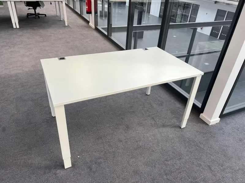 Schreibtisch OKA