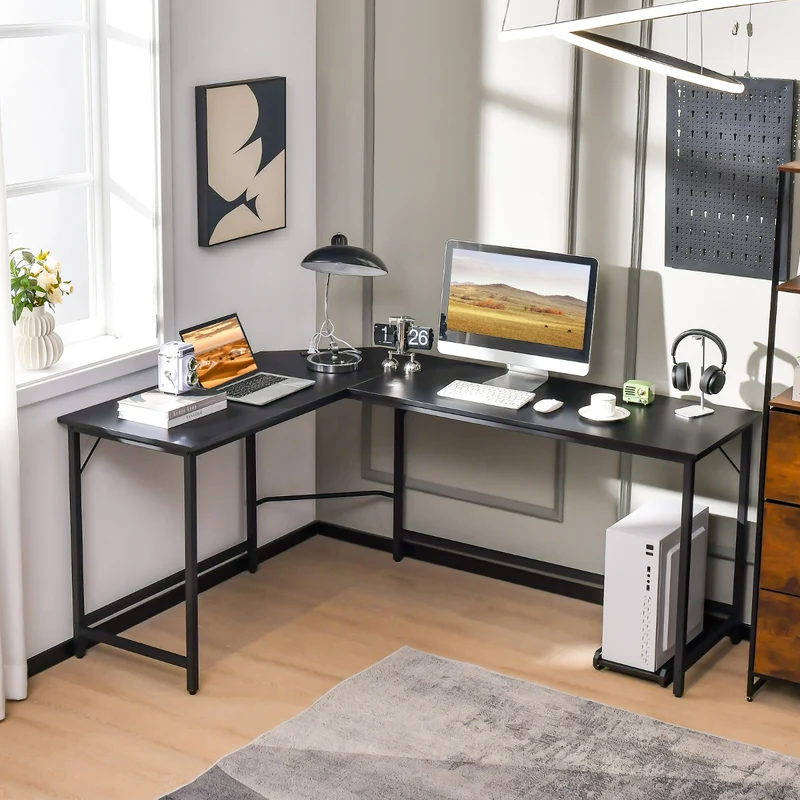 Costway - Schreibtisch L Form, PC Tisch, Schreibtisch groß, L Schreibtisch, mit Steckdose & CPU-Ständer & Robustem Metallrahmen, Schwarz