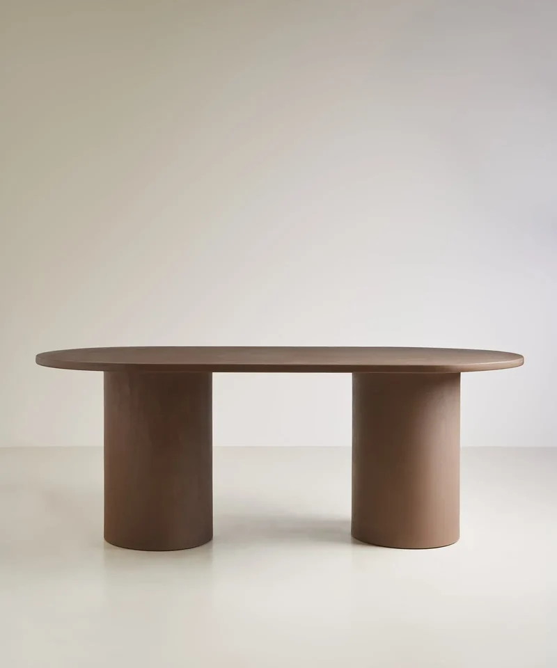 Mesa de Comedor Ovalada en Microcemento Juno Brown