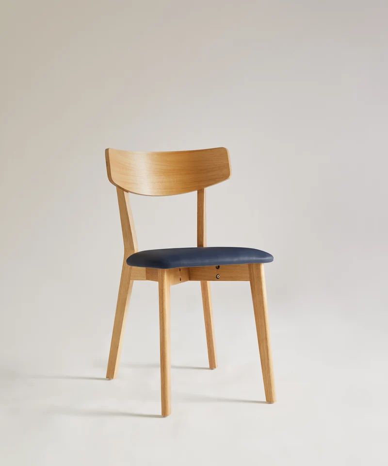 Silla de Comedor de Madera Maciza y Tapizada Aria