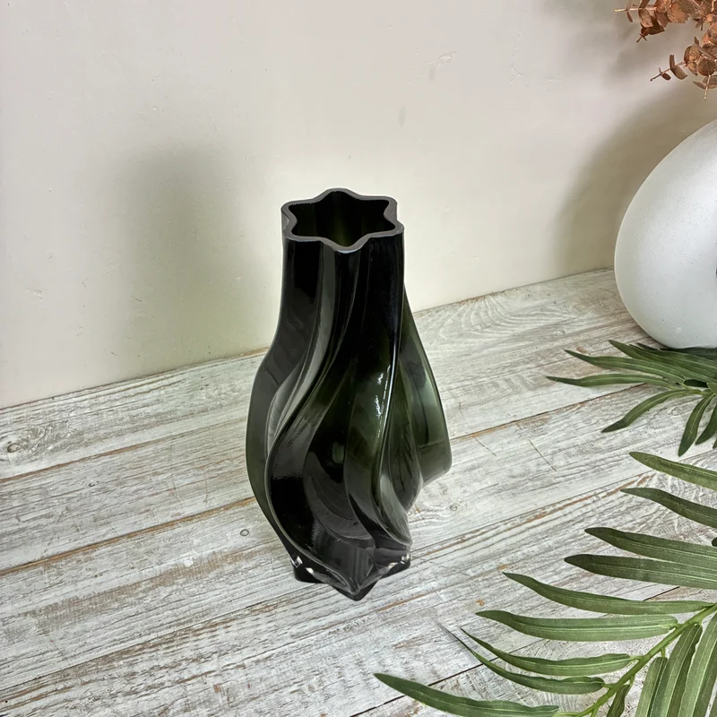 PTMD Florence Vase Schwarz Dunkelgrün Glas Tischvase Gedrehte Form Deko