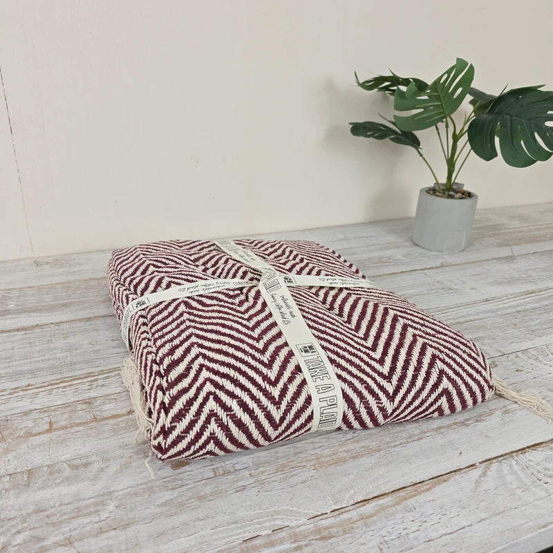 Take a Plaid 22 Wohndecke 125x150cm Rot Weiß Baumwolle Muster Fransen Decke