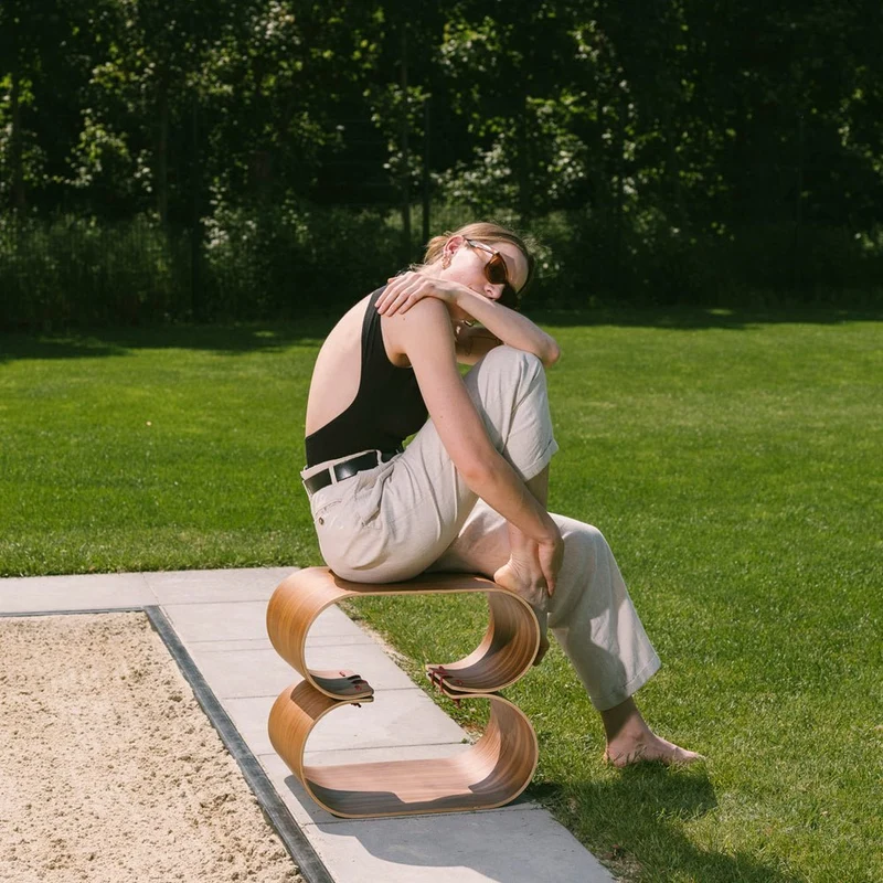 MOWO Ergonomischer ACHTER Sitzhocker Eiche & Walnuss