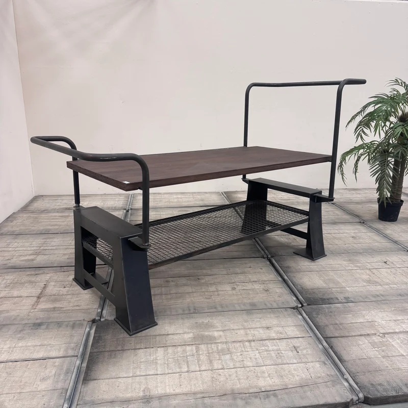Vintage Industrial Präsentationstisch Holz & Metall Verkaufstisch Tisch Gebraucht