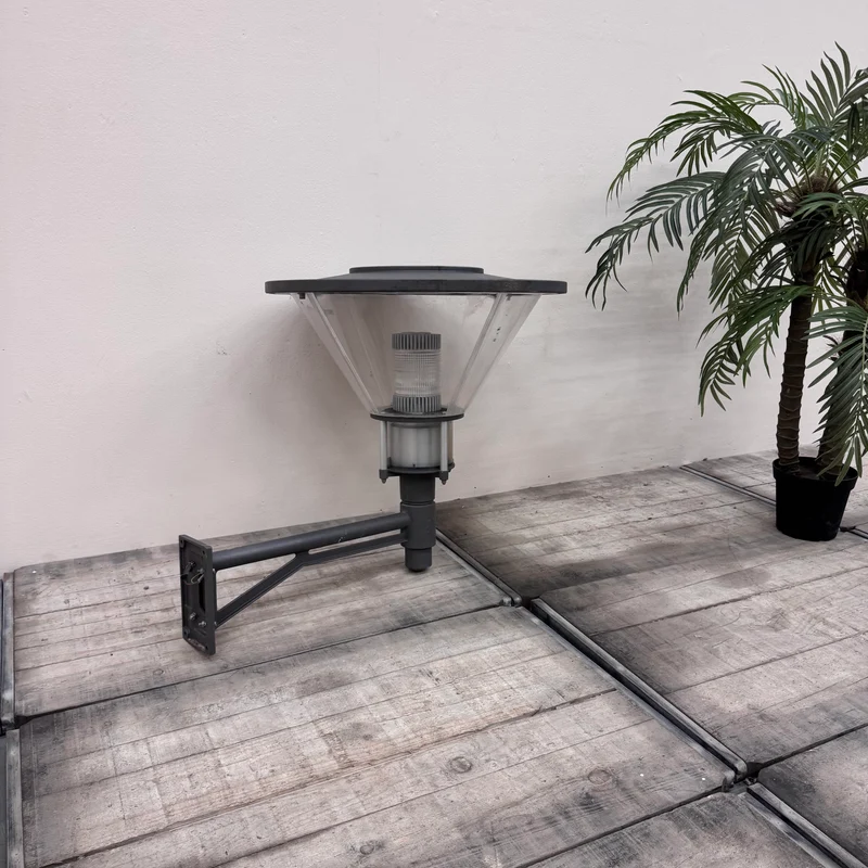 Selux Lucento 1 Wandleuchte Außenleuchte Design-Leuchte Lampe Gebraucht