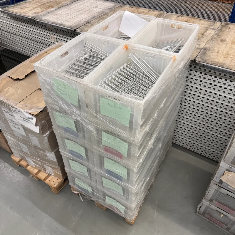 Set Konvolut 400 STK Drahtgitter Regaltrenner gebraucht Ladenbau Fachteiler