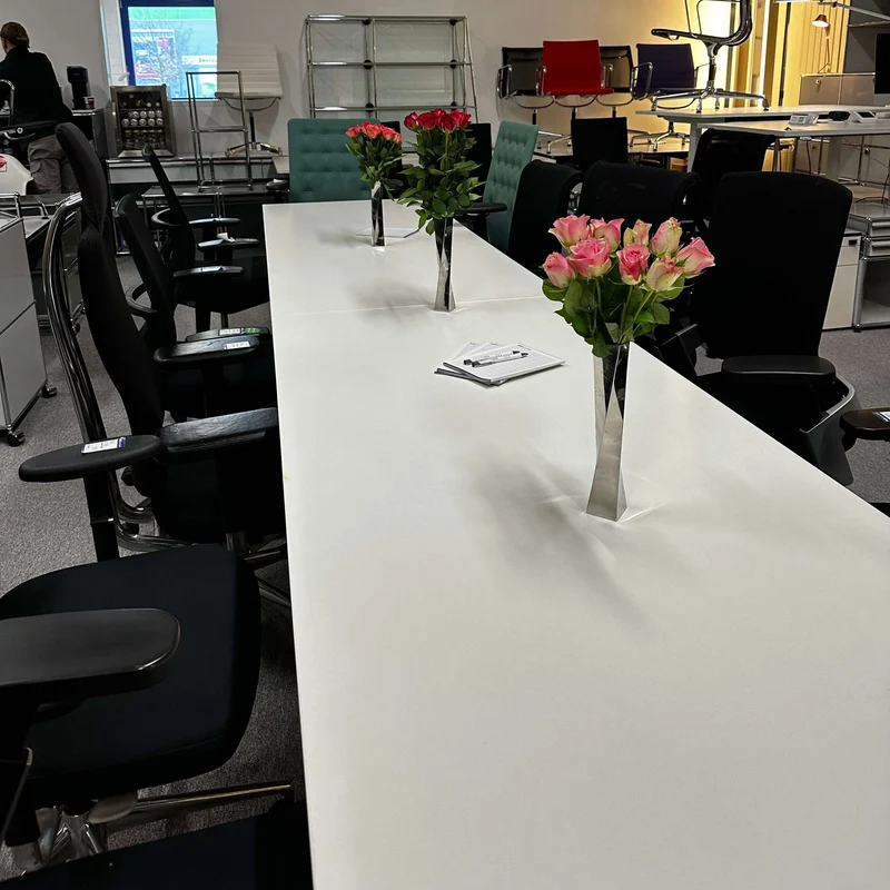Konferenztisch 4m x 80 cm