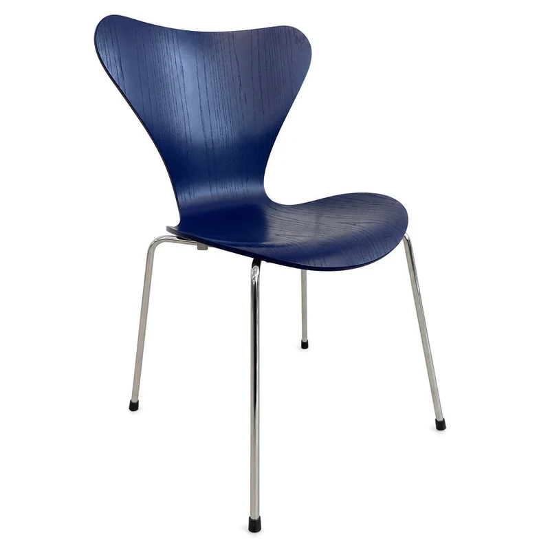 Fritz Hansen Serie 7 Stapelstuhl blau