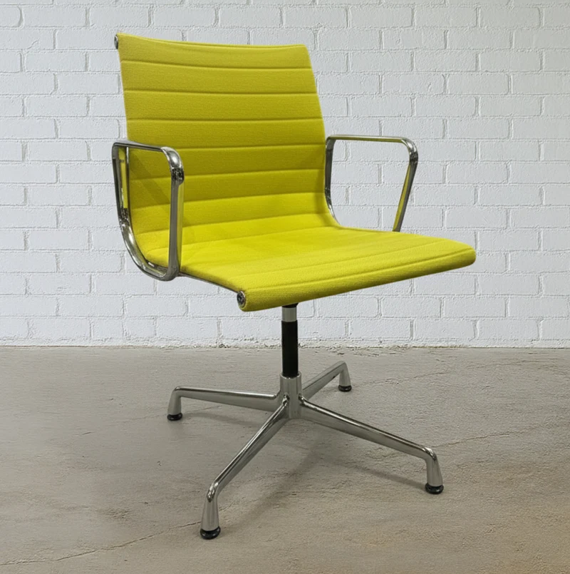 Vitra EA 108 Hopsak lindgrün/gelb