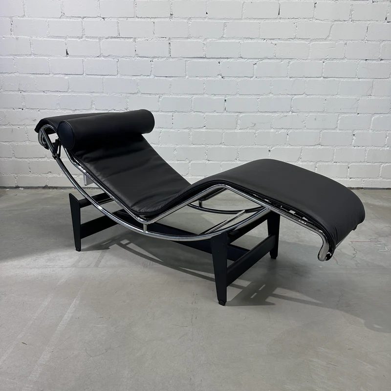 Cassina LC4 Chaiselongue Liege Leder schwarz