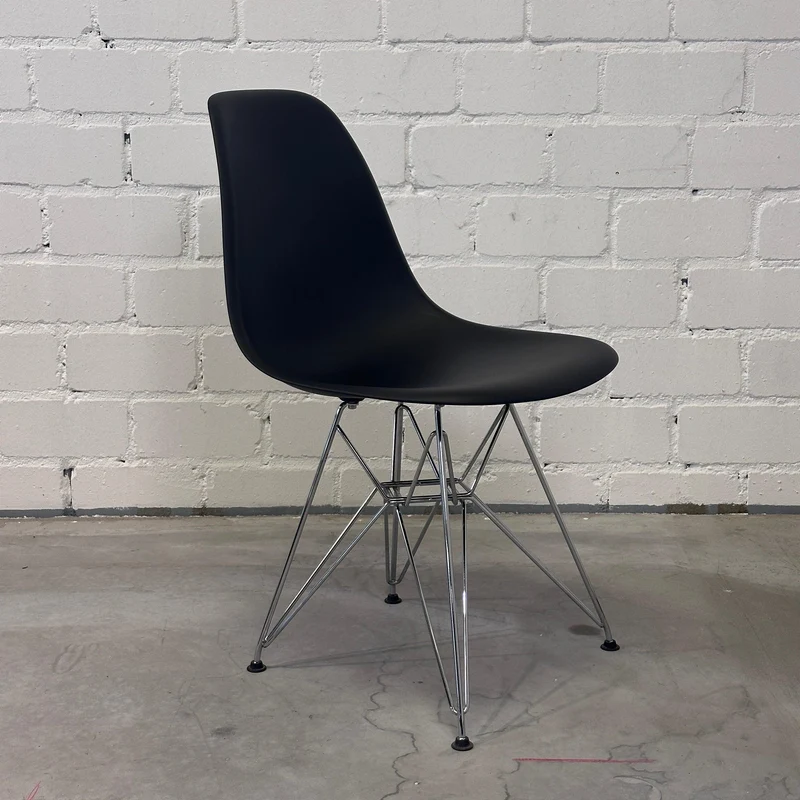 Vitra Eames Plastic Side Chair DSR schwarz