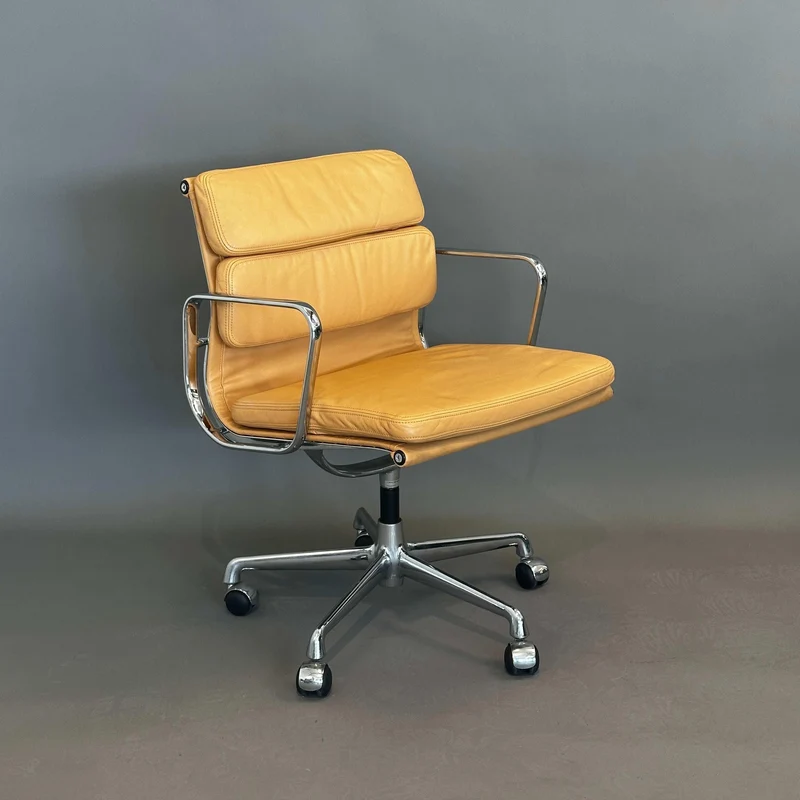 Vitra EA 217 Leder hellbraun