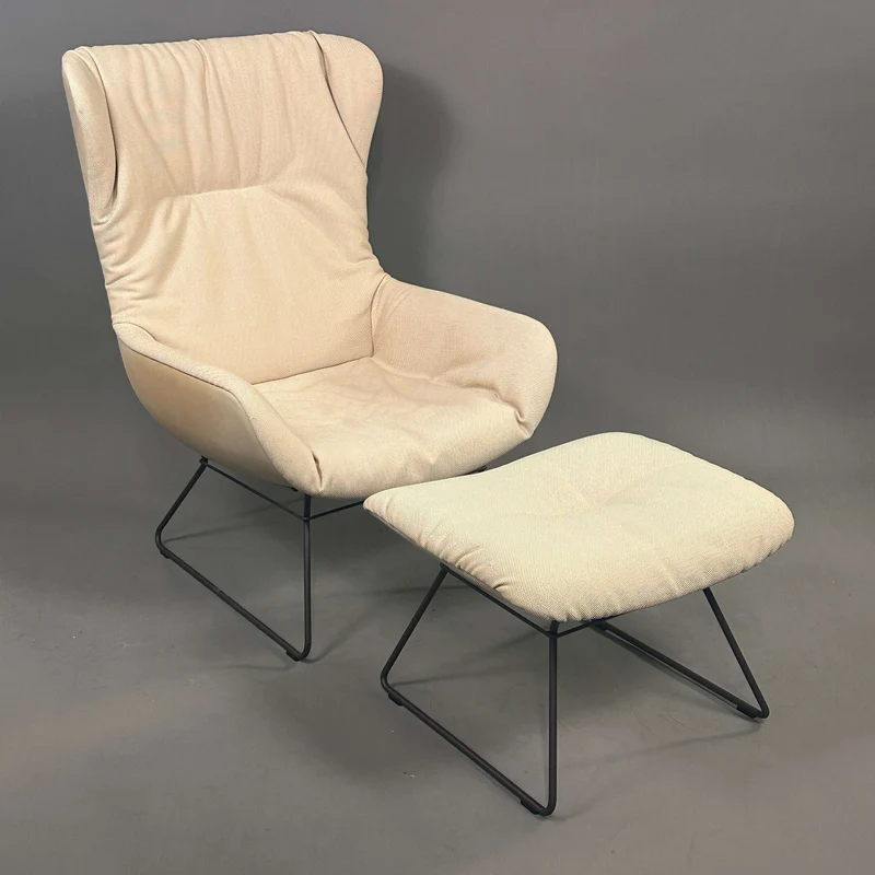 Freifrau Manufaktur Leya Wingback mit Hocker Stoff creme