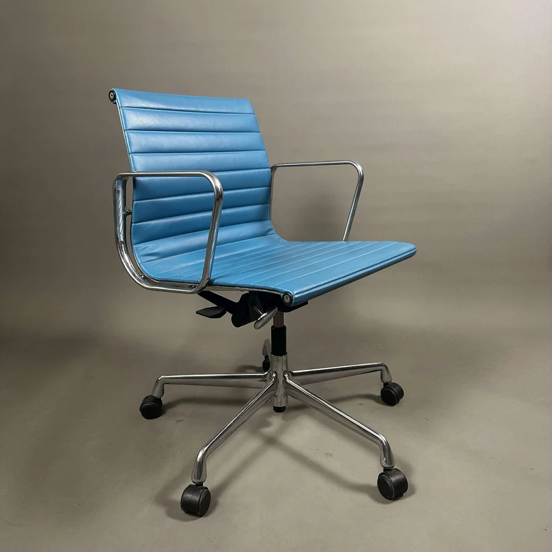 Vitra EA 117 Leder blau