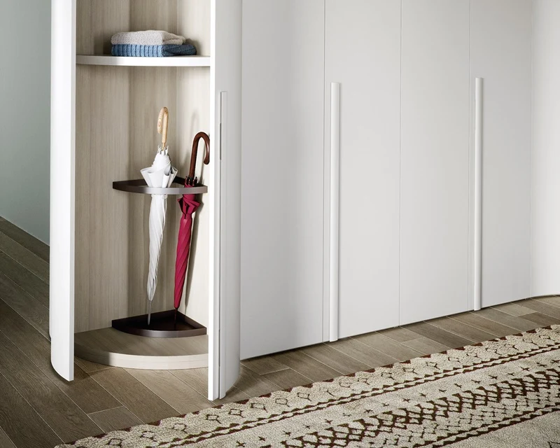 Nova Kleiderschrank mit runden Türen