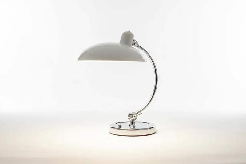 Moderne Bauhaus Tischlampe im Nordic Style