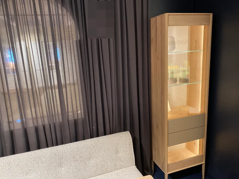 Juna Vitrine
